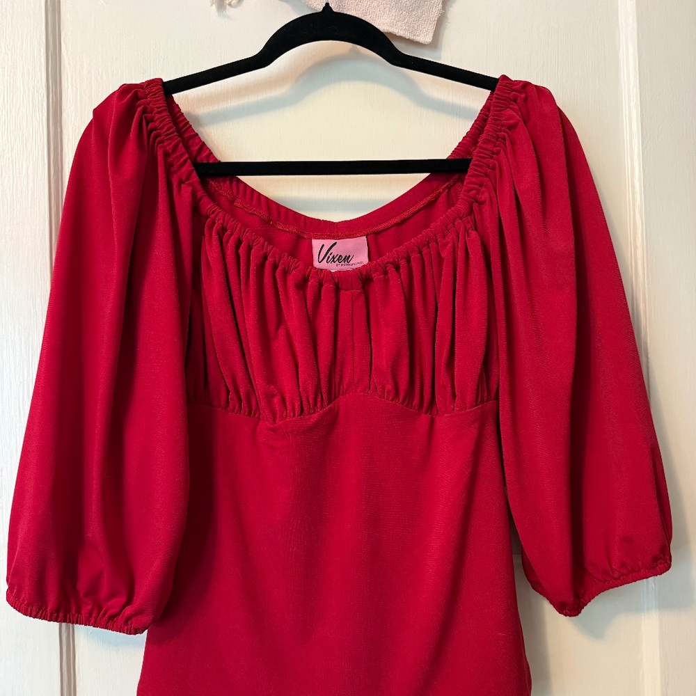 Vixen by Micheline Pitt peasant Vacation top